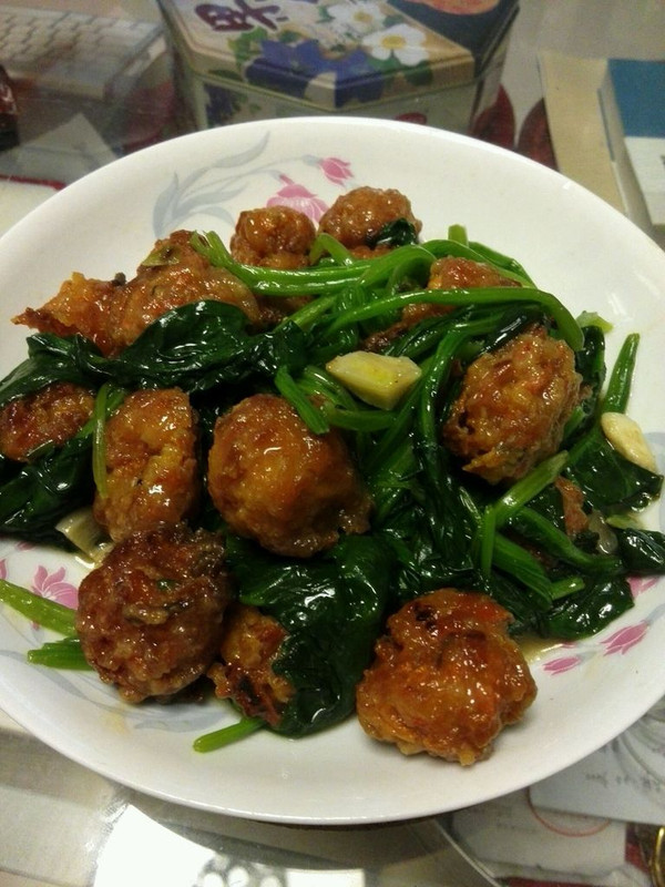 菠菜溜丸子