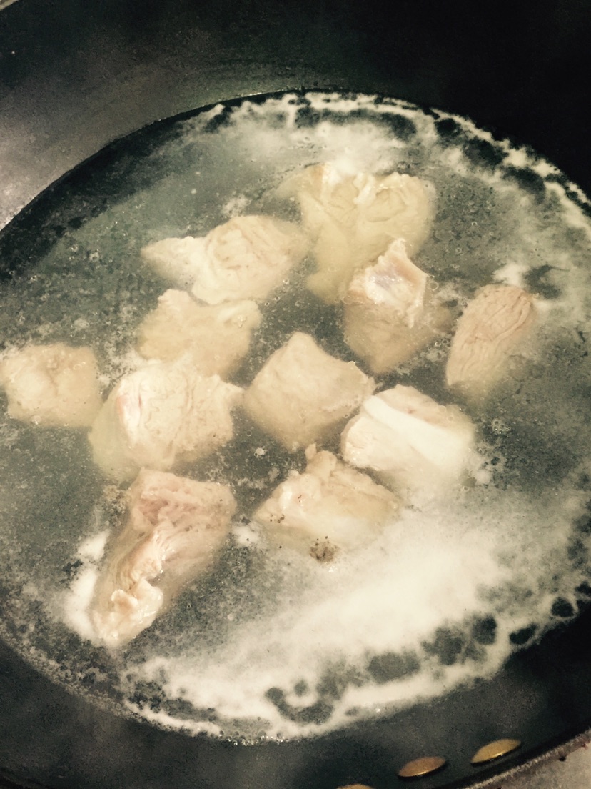 外婆干豆角炖排骨的做法图解2