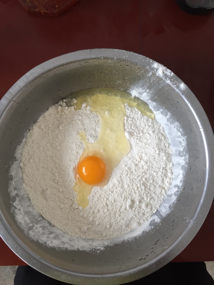 芝麻盐薄饼的做法图解1