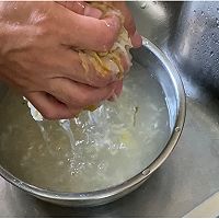 #时令蔬菜最养人#酸菜土豆炖粉条的做法图解1