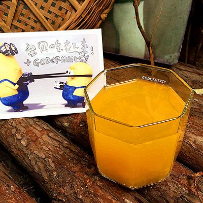 夏季排毒良方：增强活力的鲜榨橙汁
