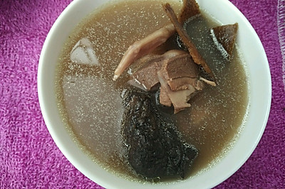 生地绿豆鸽子汤