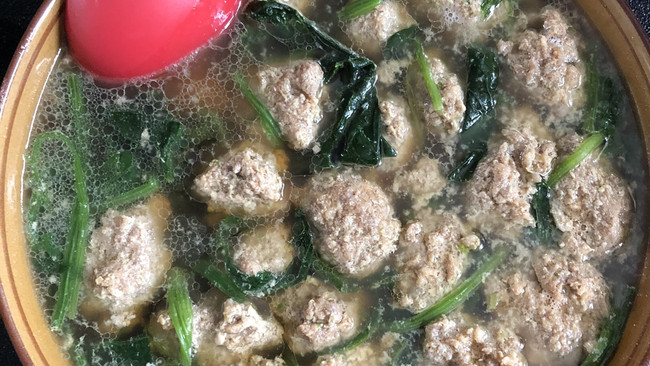 菠菜羊肉丸子汤的做法