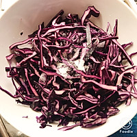 爽口小凉菜——紫甘蓝拌黄瓜的做法图解3
