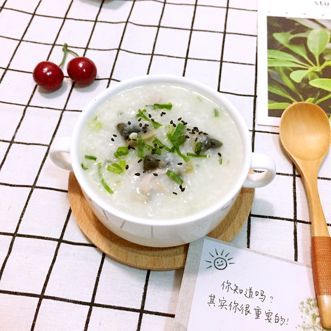 Congee with preserved egg and lean meat