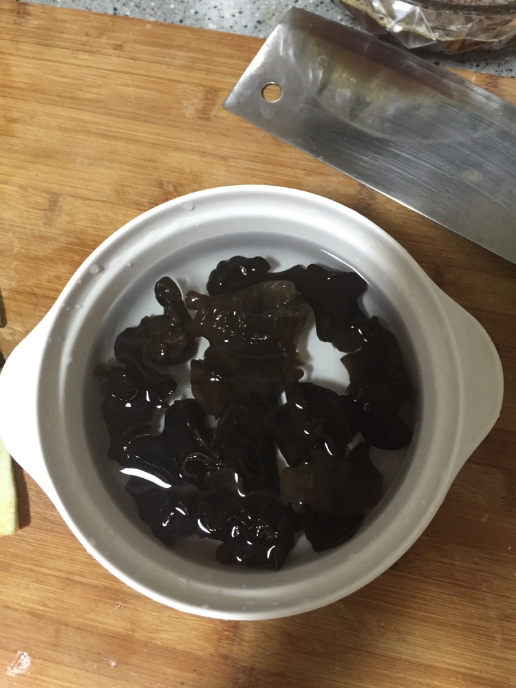 茄子卤肉面的做法图解2