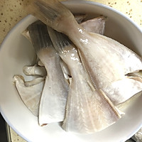 简单美味-干锅耗儿鱼的做法图解2