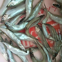 香烤多春鱼的做法图解1