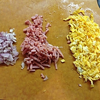 「无淀粉」冒充白饭的花菜——虾仁蛋炒饭的做法图解1
