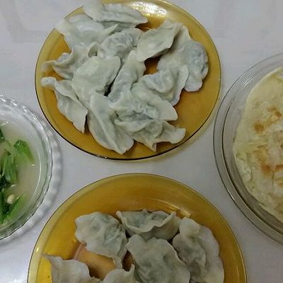 芹菜饺子晚餐