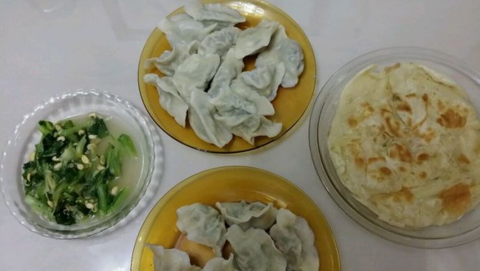 芹菜饺子晚餐