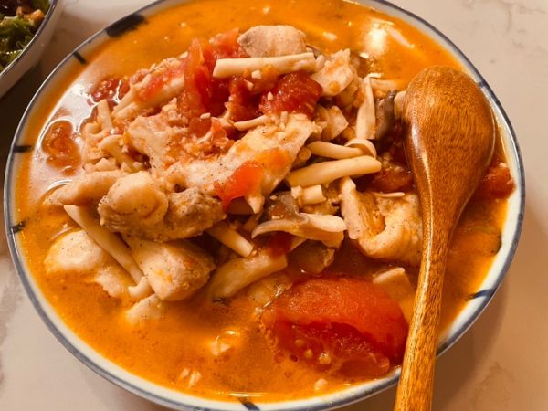番茄蘑菇魔芋龙利鱼鱼片汤
