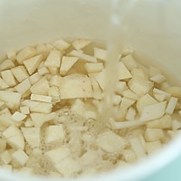 鳕鱼生菜芋头泥 宝宝辅食微课堂的做法图解3