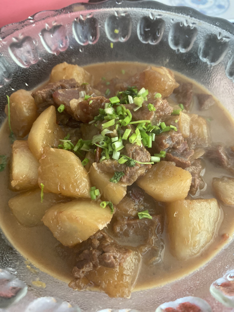牛肉炖萝卜的做法