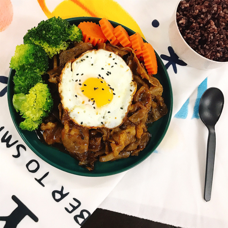 日式肥牛饭的做法