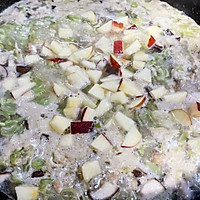 #皇后红玫瑰花式做法#苹果芸豆土豆五花肉蚬子面的做法图解12