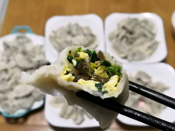 素馅饺子--菠菜木耳鸡蛋虾仁