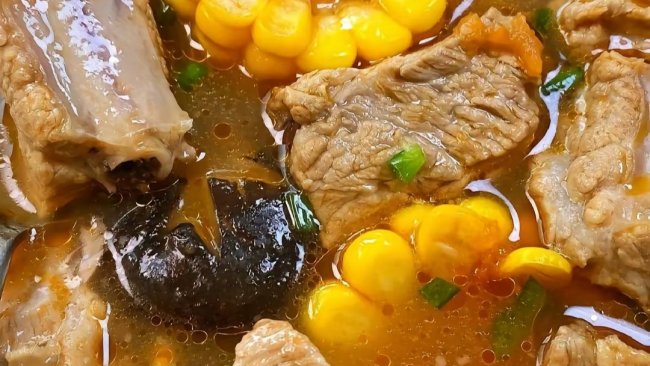 #本周热榜#玉米排骨汤的做法