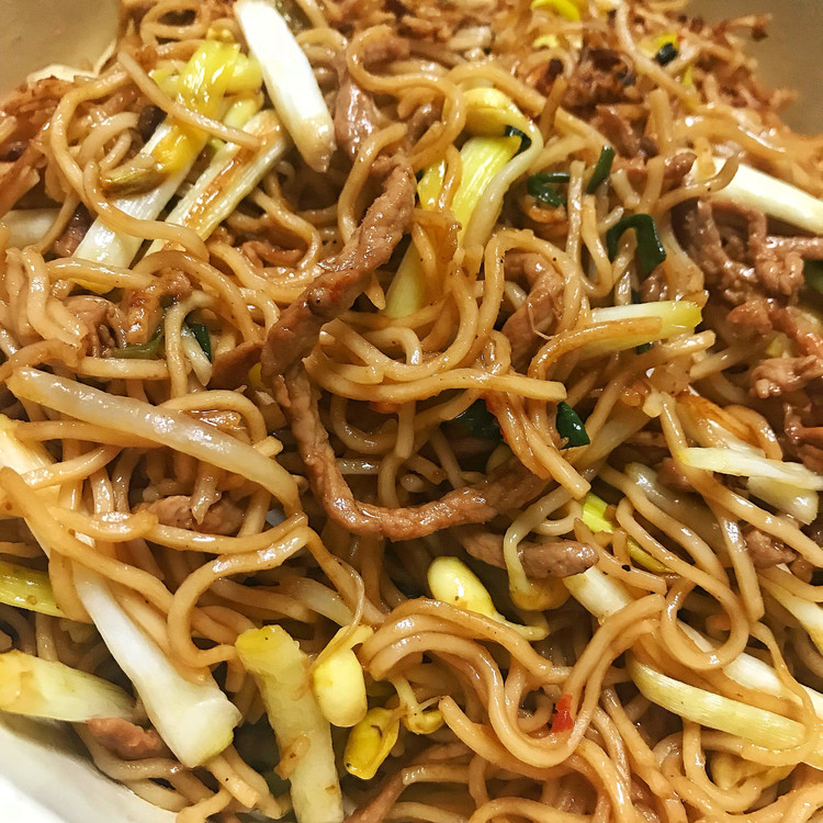 韭黄肉丝炒面的做法