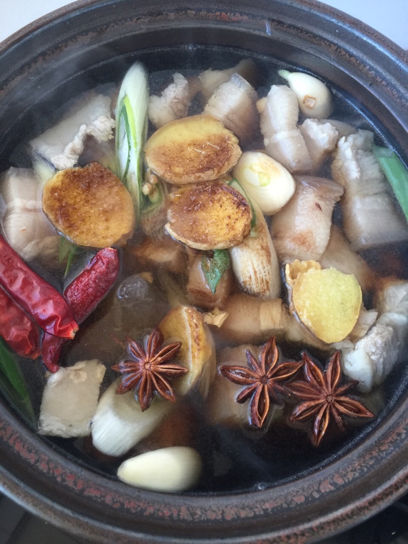 砂锅红烧肉的做法图解1