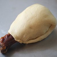 黑椒鸡腿面包：给面包君加一只腌了36小时的鸡腿儿吧的做法图解7