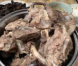 吮指大棒骨（超大锅！）的做法