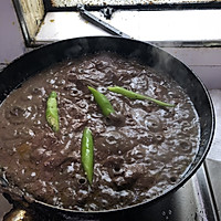 猪血炖猪肉和内脏(Dinuguan at puto)的做法图解7