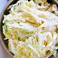 素炒包菜的做法图解1