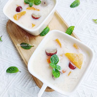 夏季美白养生减脂甜品——木瓜银耳炖牛奶
