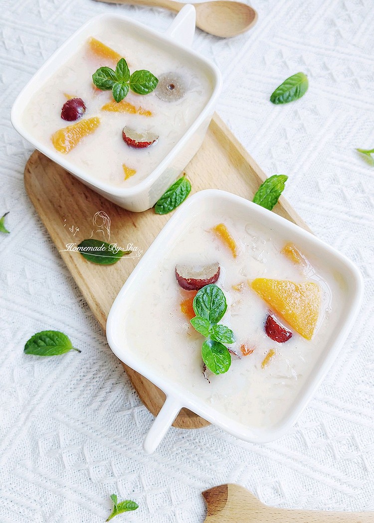 夏季美白养生减脂甜品——木瓜银耳炖牛奶的做法