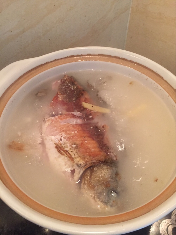 鲫鱼（豆腐）汤的做法图解2