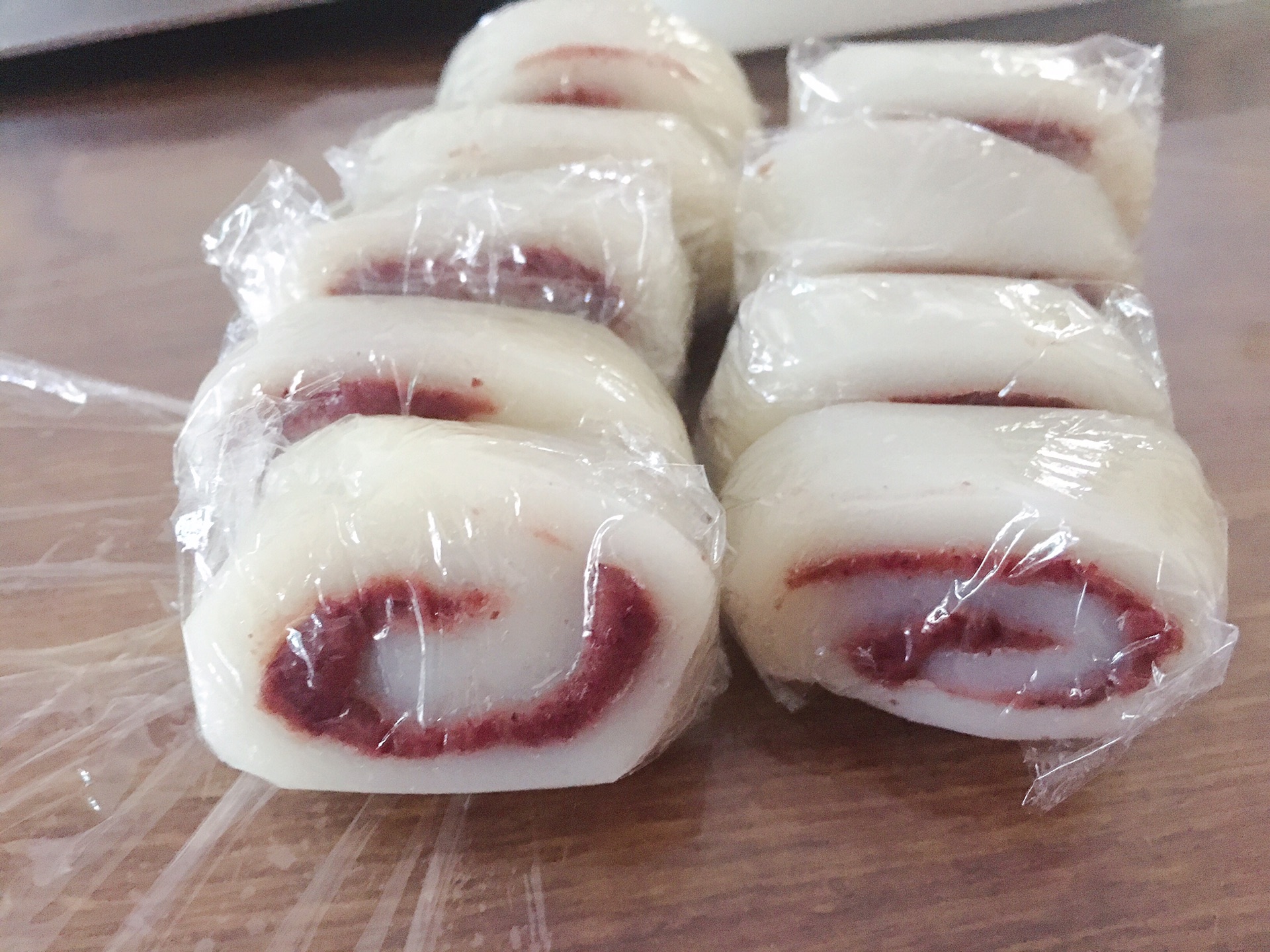 Red bean and glutinous rice rolls