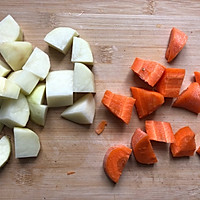 红烧土豆胡萝卜炖排骨的做法图解3
