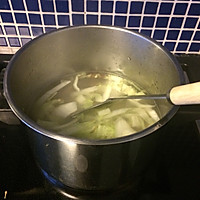 白菜炝锅面的做法图解2