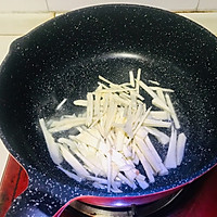神鲜美味~蘑菇冬笋榨菜肉丝炒豆干的做法图解5