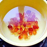 小姨妈雪耳红枣煮桃胶的做法图解1