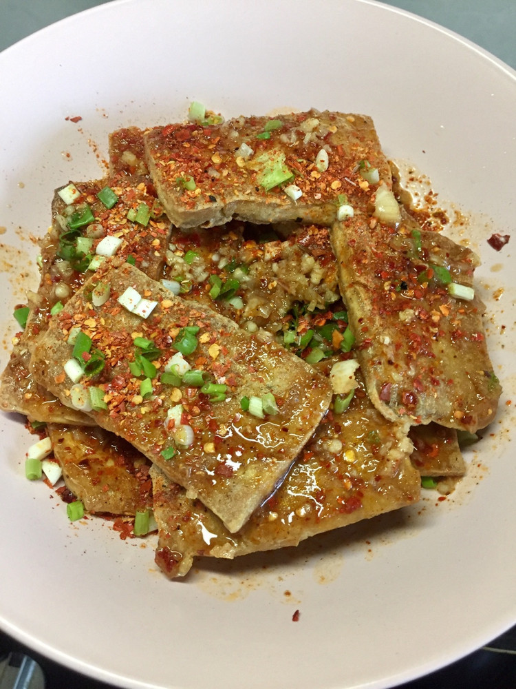 征服男友版—麻辣拌炸豆腐的做法