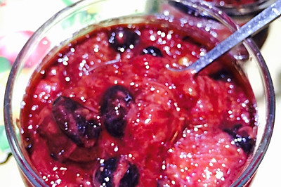 葡萄干草莓酱