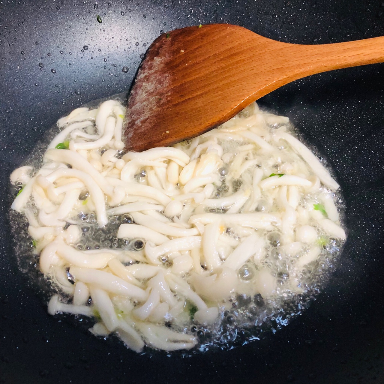 香炒蚕豆米怎么做_香炒蚕豆米的做法_豆果美食