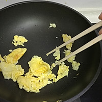 耗油鸡蛋炒黄瓜的做法图解2