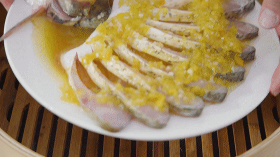 清蒸鱼的高阶版，色香味俱全——金汤孔雀开屏鱼的做法图解10