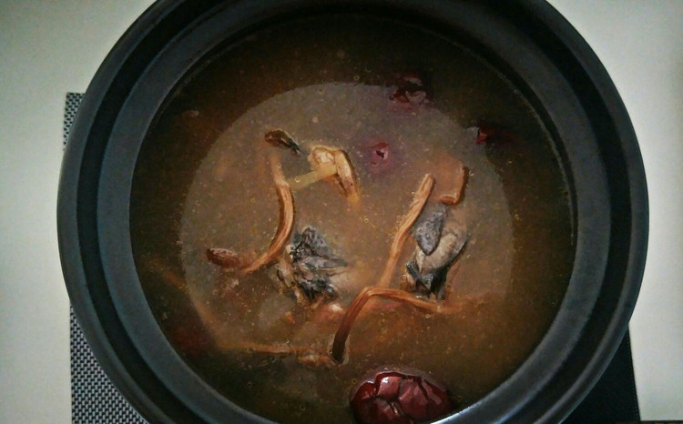 乌鸡养生汤的做法