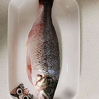 0厨艺也可以做出美味的清蒸鲈鱼的做法图解1
