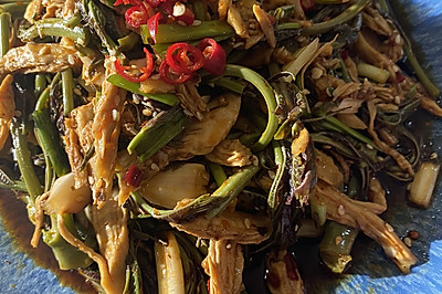 春天滋味：香椿鸡丝&椿芽煎蛋