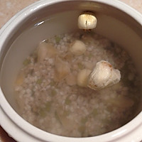 绿豆薏米百合莲子杂粮粥的做法图解3