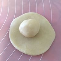 蛋黄酥的做法图解2