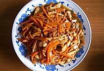 胡萝卜白玉蘑炒肉的做法