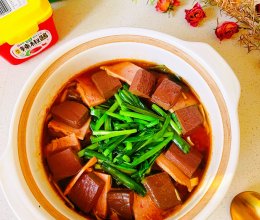 #暖冬酱在手，嗨吃部队锅#暖冬午餐肉鸭血锅的做法