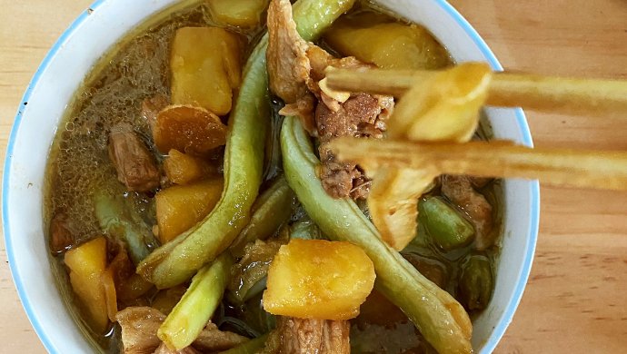 五花肉炖豆角