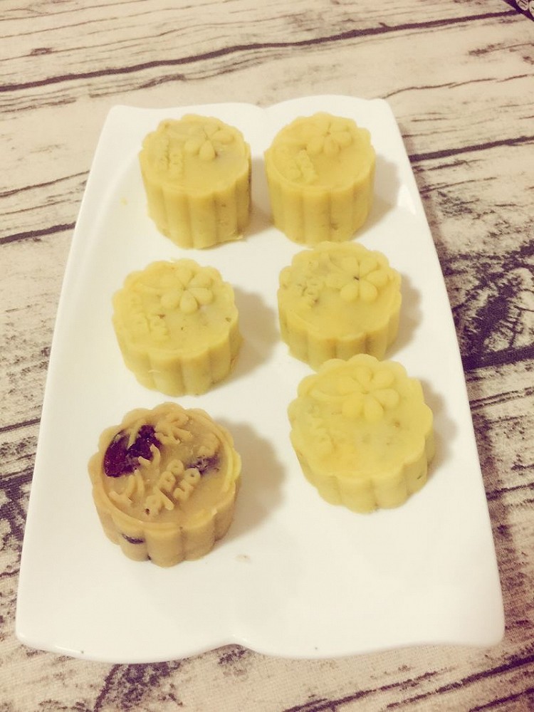 低糖绿豆糕（香芋豆沙馅、蔓越莓馅、豆沙馅、绿茶味）的做法